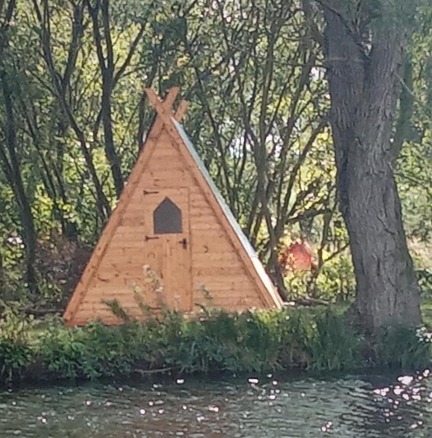 Hotel "George'S" Lakeside Wooden Tipi Clare Exterior foto